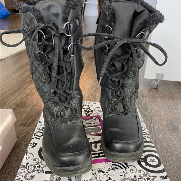 Snow shoes - Picture 2 of 2